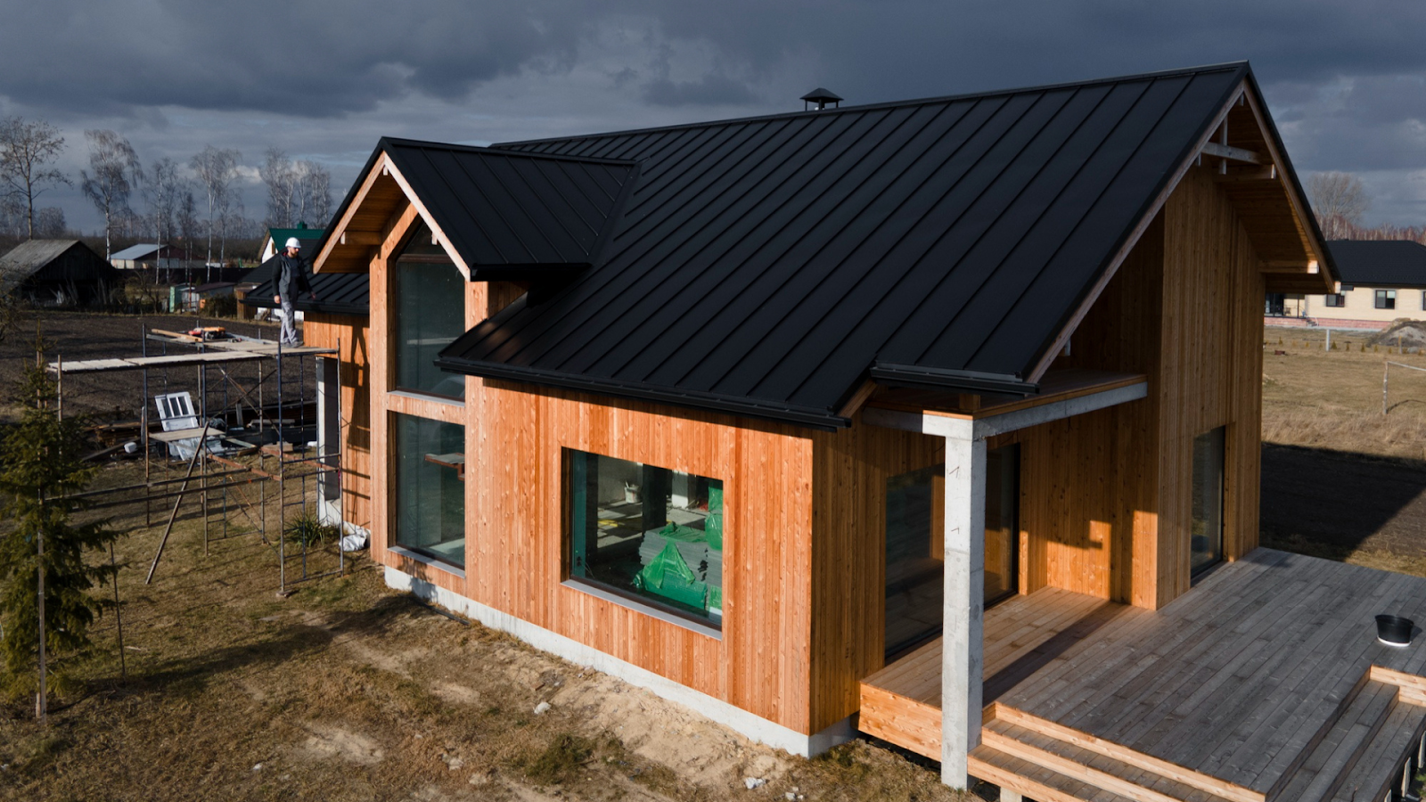 Roof Repair vs Roof Replacement