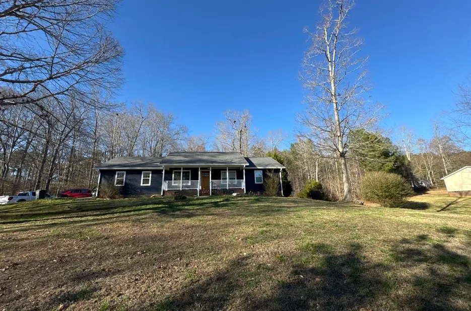 Ranch home in Asheboro, NC after a roof replacement